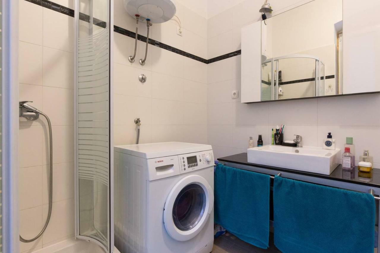Central, Fully Equipped 2 Bedroom Flat غييكا المظهر الخارجي الصورة