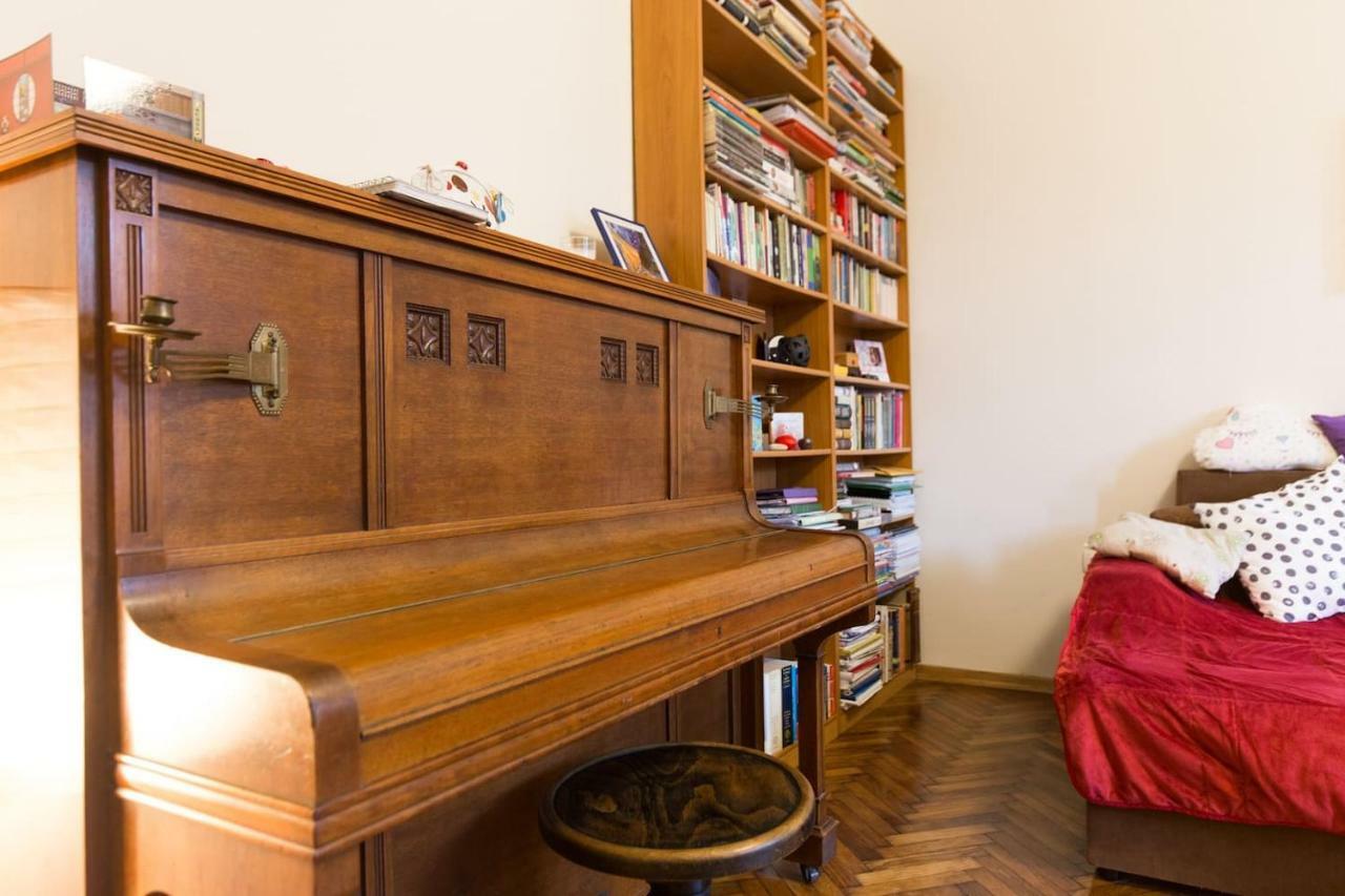 Central, Fully Equipped 2 Bedroom Flat غييكا المظهر الخارجي الصورة